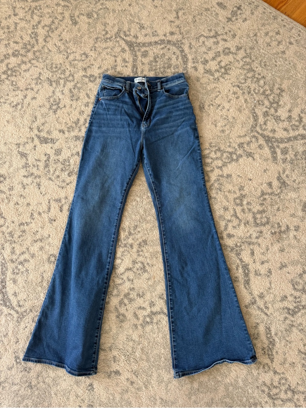 Abercrombie & Fitch The Flare Ultra High Rise Jeans Medium Wash Size 29/8 Long